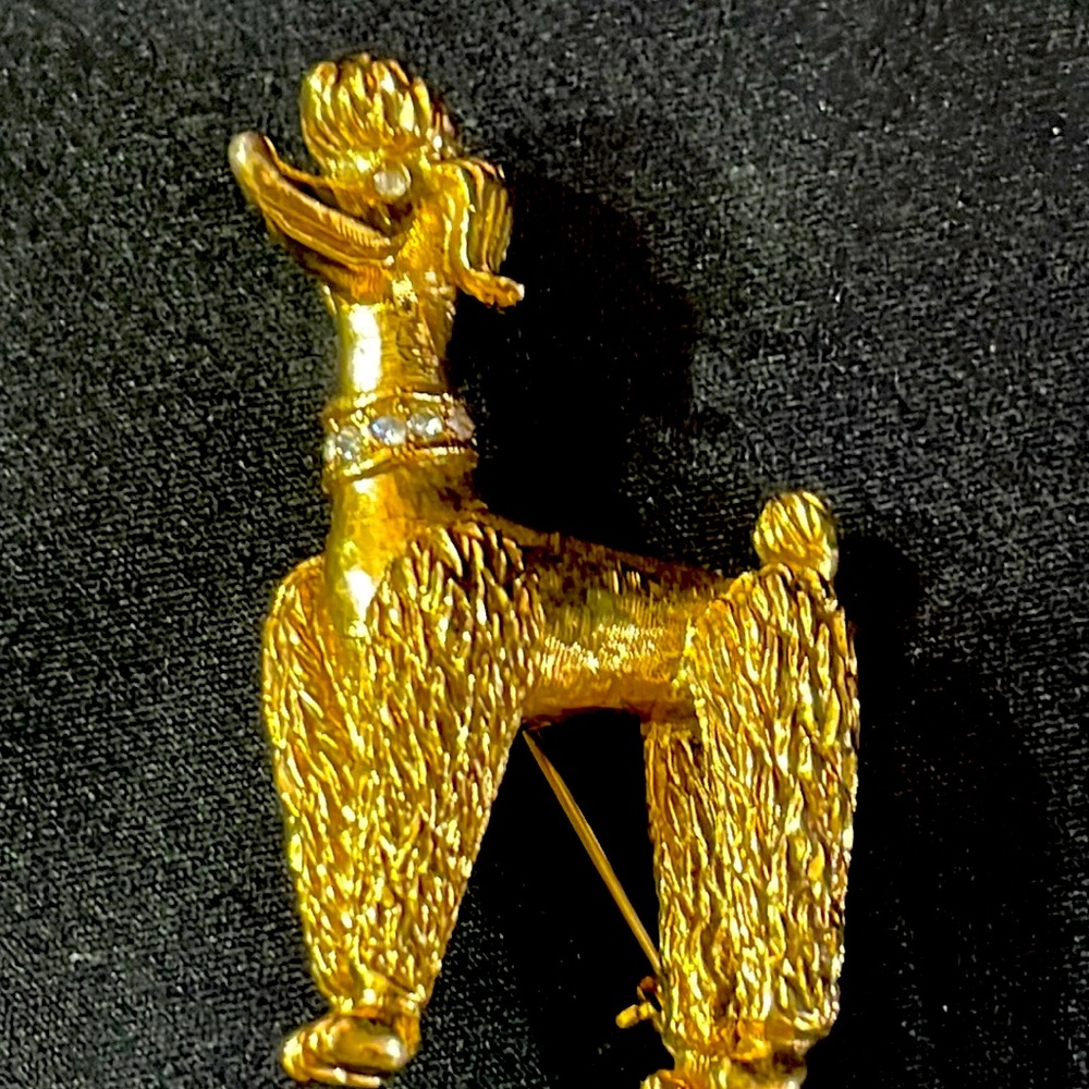 Super cute brooch
